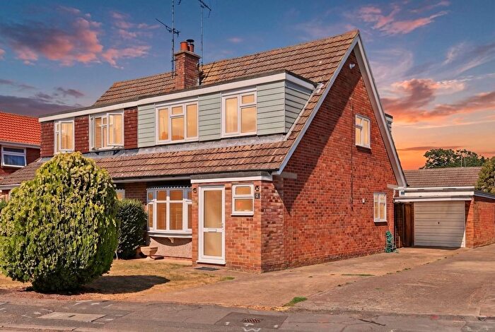 3 Bedroom Semi-detached House For Sale In Recreation Walk, Ramsden Heath, CM11