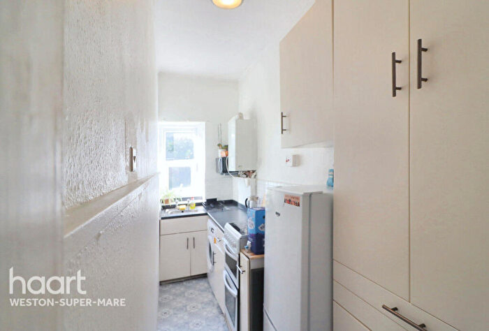 2 Bedroom Apartment For Sale In Charmouth Mansions, Weston Super Mare, BS23