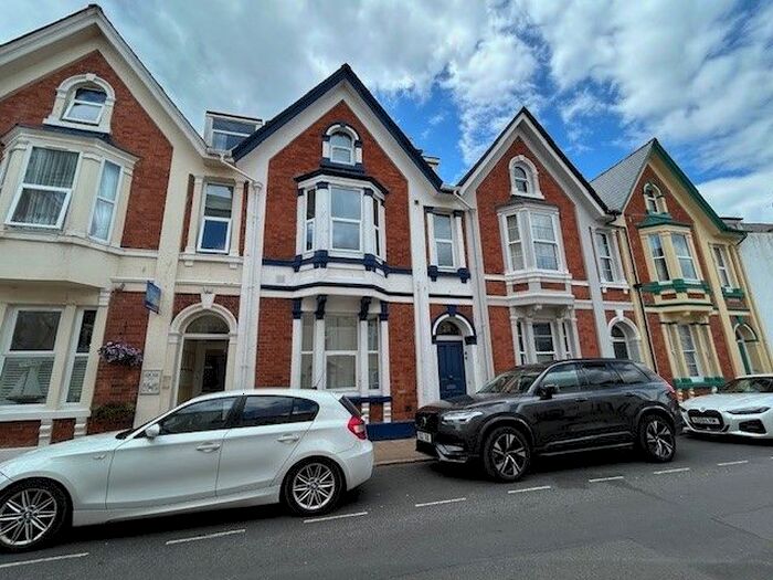 2 Bedroom Flat To Rent In Northumberland Place, Teignmouth, TQ14