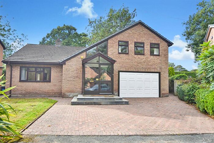 4 Bedroom Detached House For Sale In Erddig Road, Wrexham, LL13