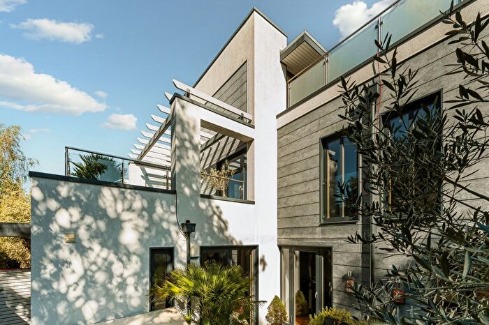4 Bedroom End Terrace House For Sale In Abelard Place, London, W5