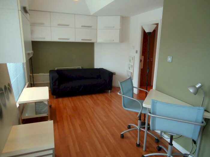 Apartment To Rent In The Headrow, Leeds, LS1