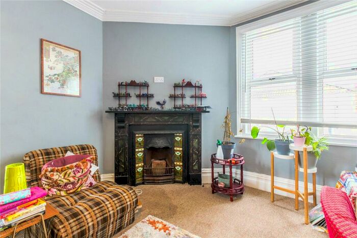 2 Bedroom Apartment For Sale In Winchester Road, Bristol, BS4