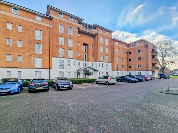 2 Bedroom Flat To Rent In Sparkford Gardens, London, N11
