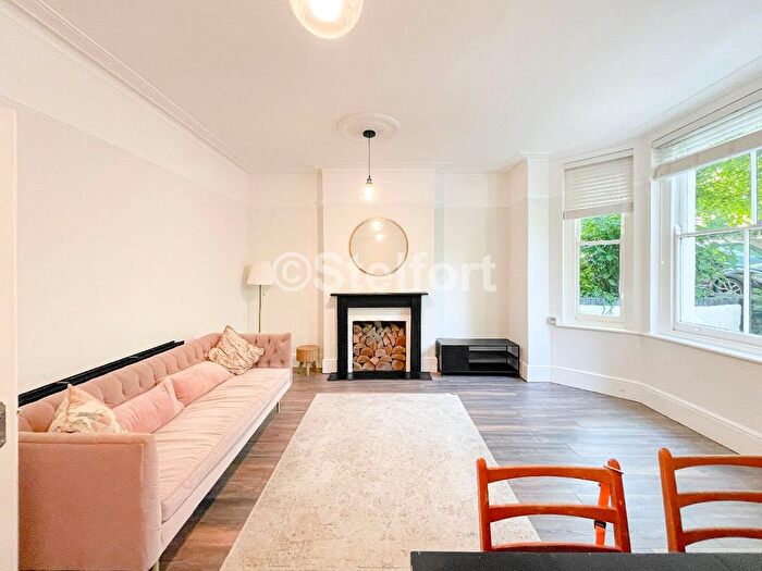 2 Bedroom Flat To Rent In Cathcart Hill, London, N19