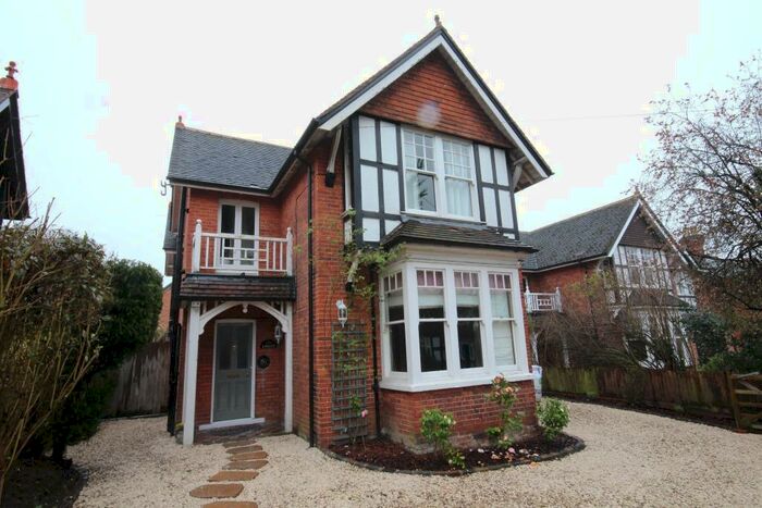 4 Bedroom Detached House To Rent In Grenfell Road Maidenhead Berkshire, SL6