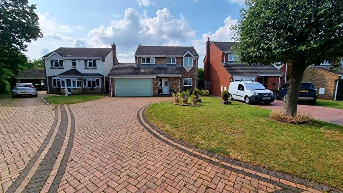 3 Bedroom Detached House For Sale In Friary Avenue, Monkspath, Solihull, B90