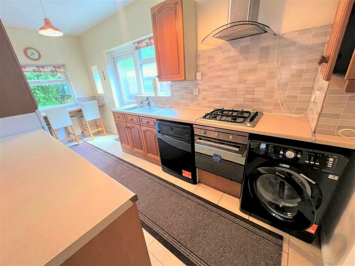 2 Bedroom Detached Bungalow To Rent In Southbourne Close, Pinner, HA5