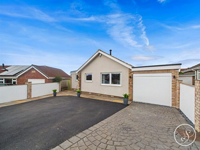 5 Bedroom Bungalow For Sale In Templegate Crescent, Leeds, LS15