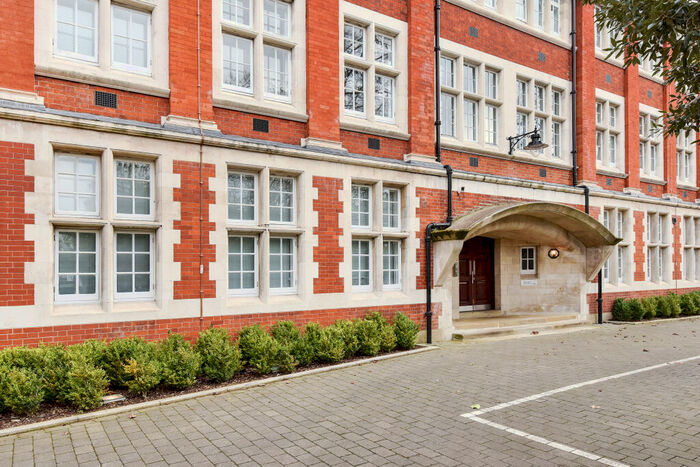 2 Bedroom Flat To Rent In St Giles, Marianne Close, London, SE5