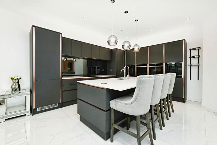3 Bedroom Flat For Sale In Great Warley Street, Great Warley, Brentwood, Essex, CM13