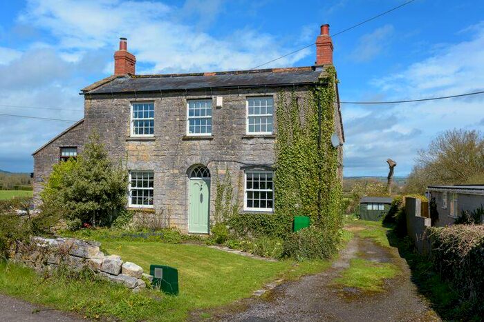 4 Bedroom Character Property For Sale In Barton Road, Butleigh, BA6