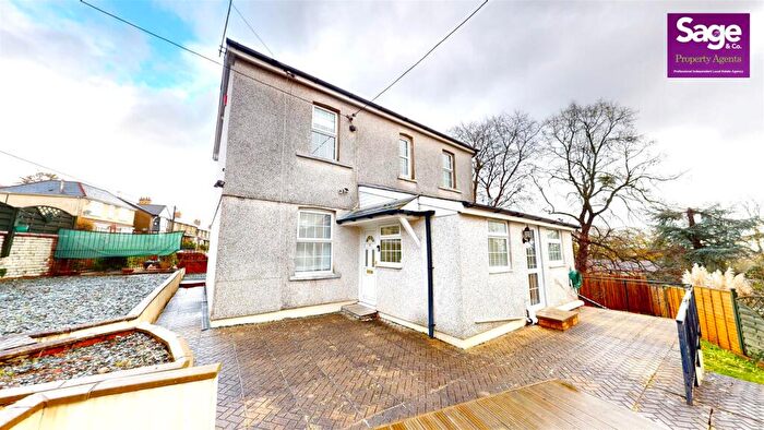 3 Bedroom Detached House For Sale In Sunnybank Road, Griffithstown, Pontypool, NP4