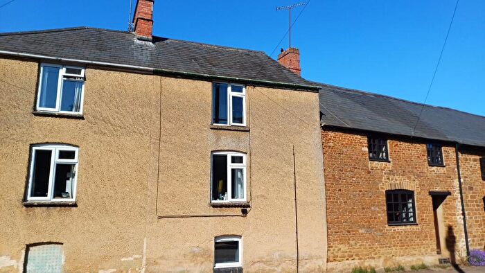 2 Bedroom Cottage For Sale In East End, Hook Norton, OX15