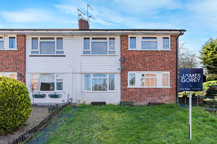 2 Bedroom Maisonette For Sale In Alton Close, Bexley, DA5