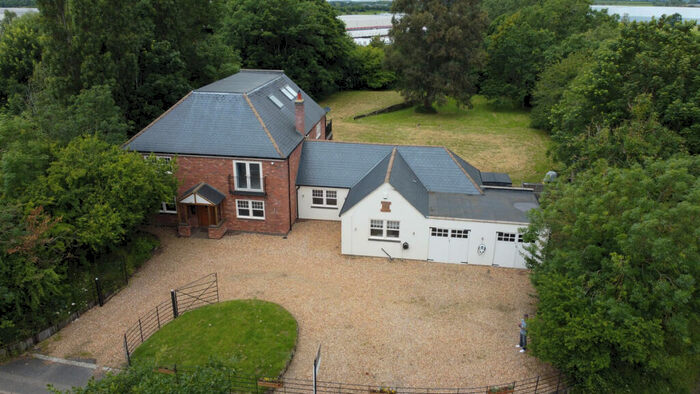 4 Bedroom Detached House For Sale In Yelvertoft Road, Northampton, Crick, NN6