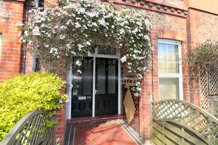 1 Bedroom Flat To Rent In Rugby Road, West Worthing, BN11