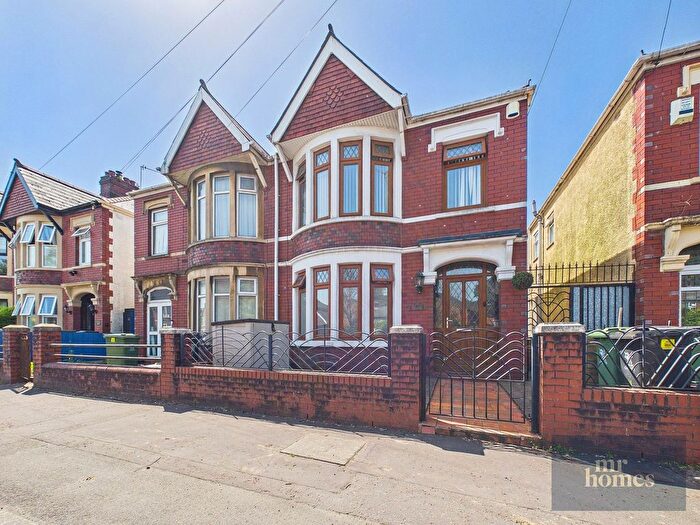 3 Bedroom Semi-Detached House For Sale In Lansdowne Road, Cardiff, CF5