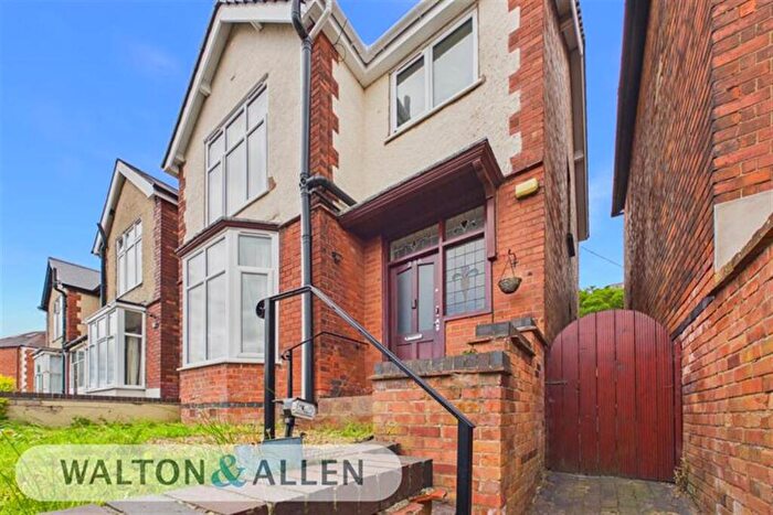 3 Bedroom Detached House For Sale In Blue Bell Hill Road, Thorneywood, NG3