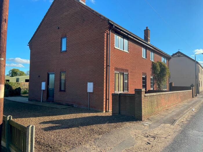 3 Bedroom Semi-Detached House To Rent In Holt Road, Horsford NR10