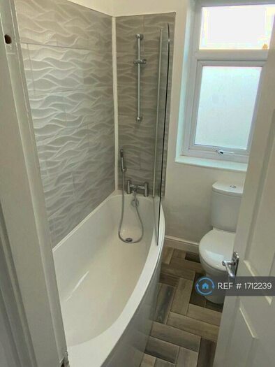 3 Bedroom Semi-Detached House To Rent In Somersall Street, Nottinghamshire, NG19