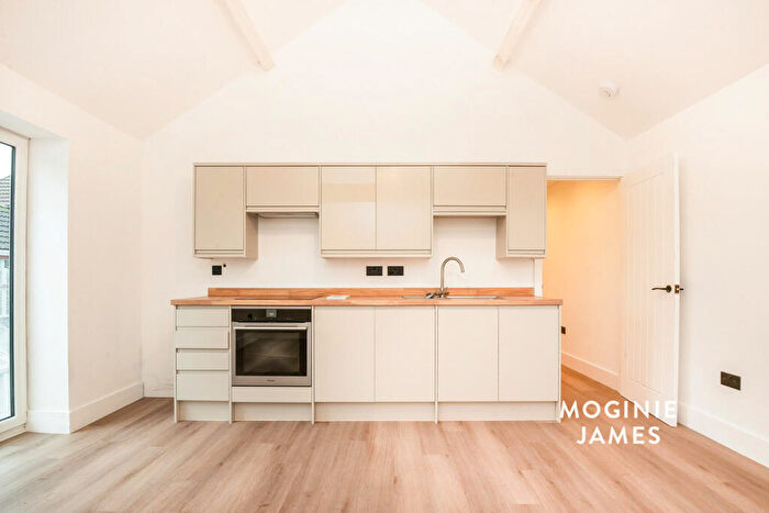 2 Bedroom Flat To Rent In Severn Grove, Cardiff, CF11