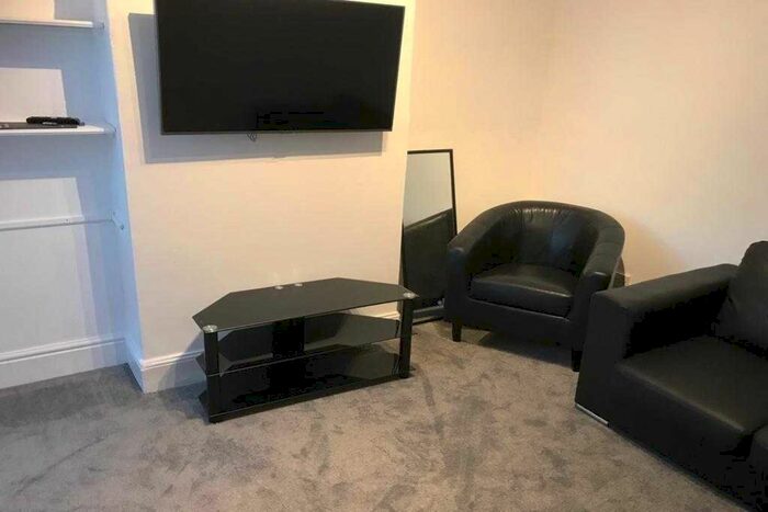 5 Bedroom Terraced House To Rent In Baileys Road, Southsea, Hampshire PO5