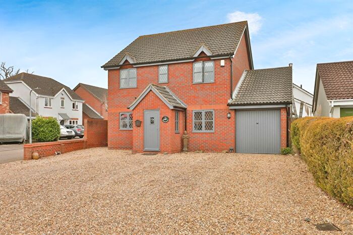 4 Bedroom Detached House For Sale In Alexander Close, Long Stratton, Norwich, NR15