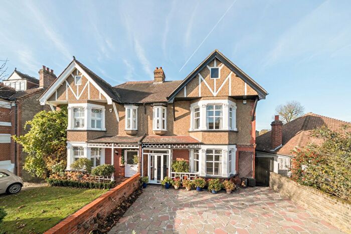 4 Bedroom Semi Detached House For Sale In Walton Road, Sidcup, DA14