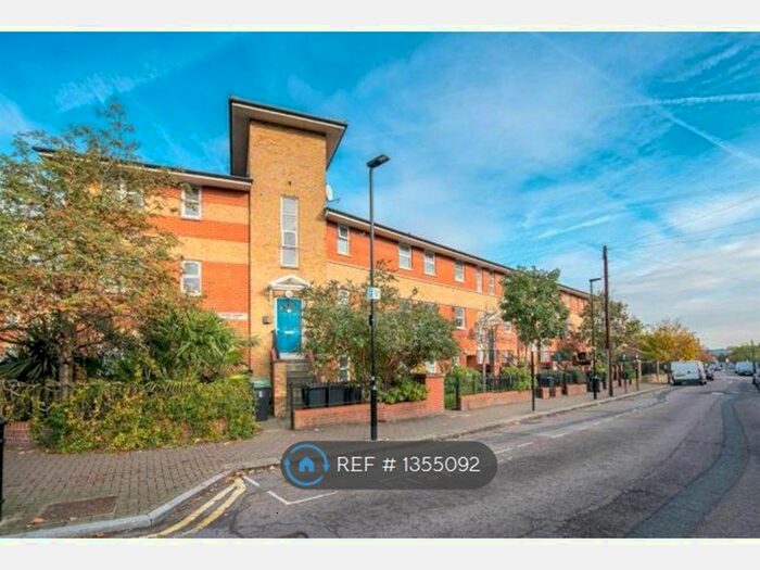 1 Bedroom Maisonette To Rent In Eliot Court, London, N15