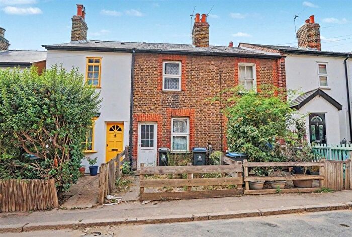 2 Bedroom Terraced House For Sale In Hampden Road, Kingston Upon Thames, KT1