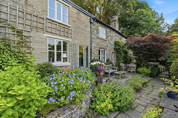 4 Bedroom Cottage For Sale In Cheshire View, Kerridge, SK10