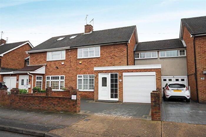 3 Bedroom Semi-Detached House For Sale In Keats Way, West Drayton, UB7
