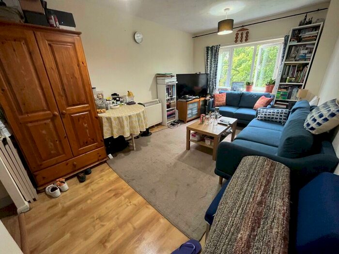 1 Bedroom Flat To Rent In Eagle Drive, London, NW9