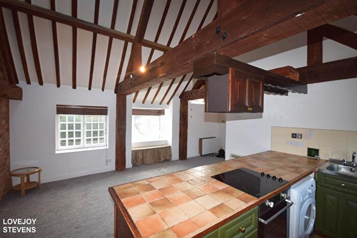 1 Bedroom Flat To Rent In Station Road, Kintbury, RG17