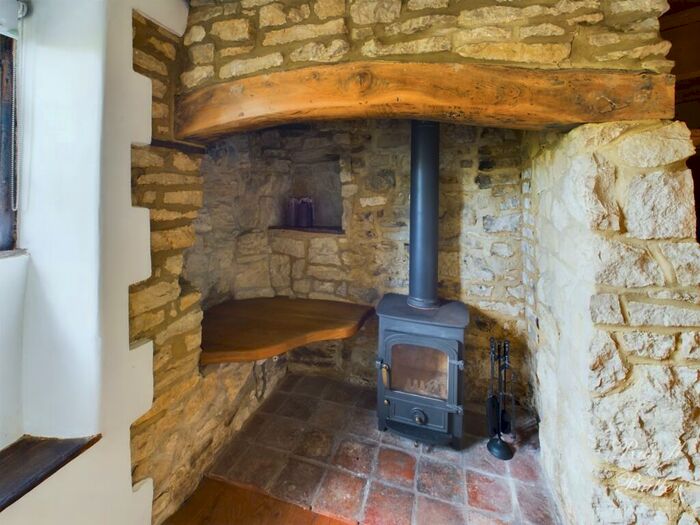2 Bedroom Cottage To Rent In Chapel Lane, Thornborough, Buckingham, Buckinghamshire, MK18
