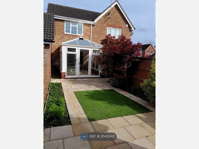 2 Bedroom Semi-Detached House To Rent In Dairyglen Avenue, Cheshunt, Waltham Cross, EN8