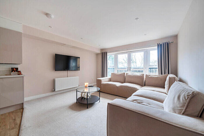 2 Bedroom Flat For Sale In Shapiro House, Stevenage, Hertfordshire, SG1