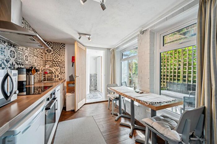 1 Bedroom Apartment For Sale In Bank Road, Matlock, DE4
