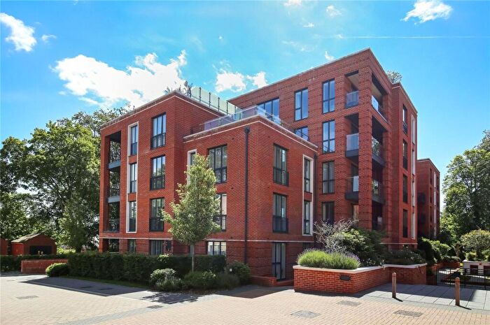 1 Bedroom Apartment For Sale In Fellowes Rise, Winchester, Hampshire, SO22