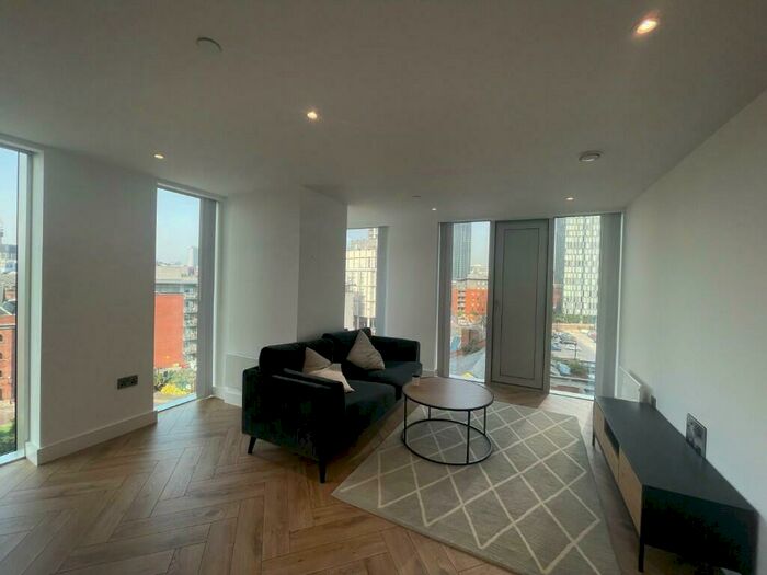 2 Bedroom Flat To Rent In Victoria Residence, Silvercroft Street, Manchester, Greater Manchester, M15