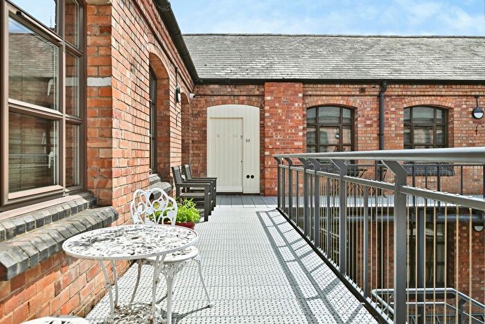 2 Bedroom Flat For Sale In Radford Road, Nottingham, Nottinghamshire, NG7