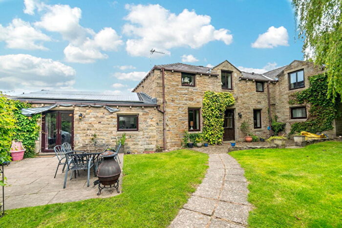 5 Bedroom Detached House For Sale In Oaklands, Turnshaw Road, Kirkburton, HD8