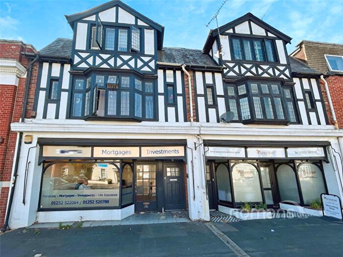 2 Bedroom Maisonette For Sale In Alexandra Road, Farnborough, Hampshire, GU14