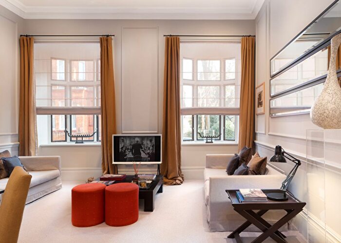 1 Bedroom Flat To Rent In Pont Street, London, SW1X