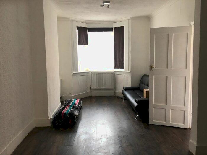 3 Bedroom Terraced House To Rent In Nile Road, London, Upton Park, London, E13