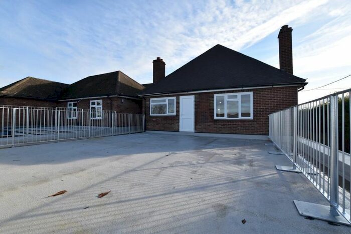 3 Bedroom Flat To Rent In Clayhill Road, Burghfield Common, Reading, Berkshire, RG7