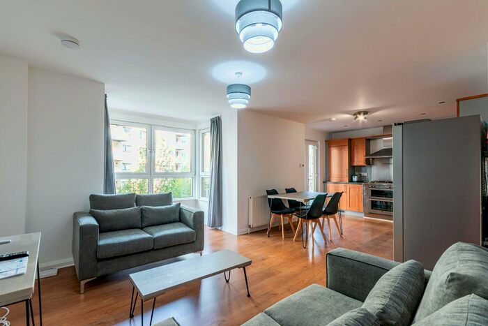 3 Bedroom Flat To Rent In Portland Gardens, Edinburgh, EH6