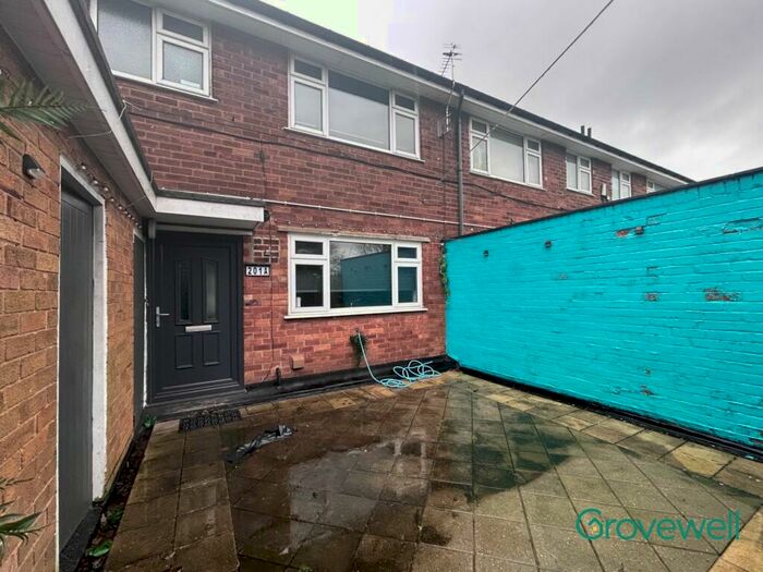 3 Bedroom Maisonette To Rent In Kirkway, Middleton, Manchester, M24