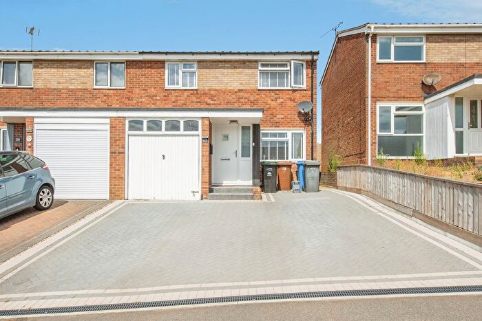 3 Bedroom Semi Detached House For Sale In Sheldrake Drive, Ipswich, IP2